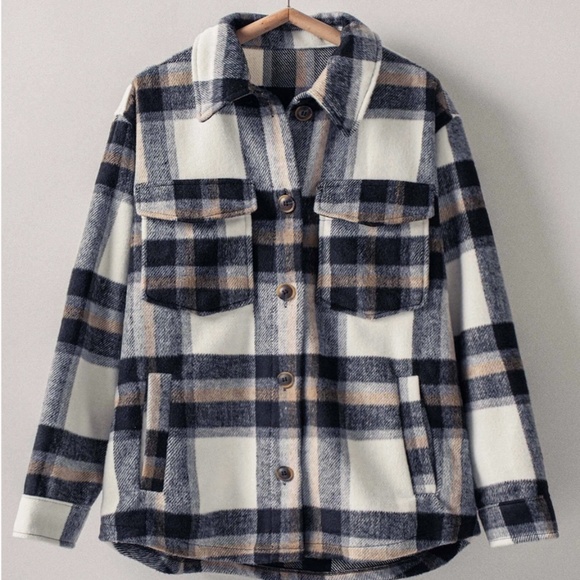 NEW! Urban Daizy Plaid Button-Down Jacket w/ Side Pockets Size’s S,M & L - Picture 2 of 9